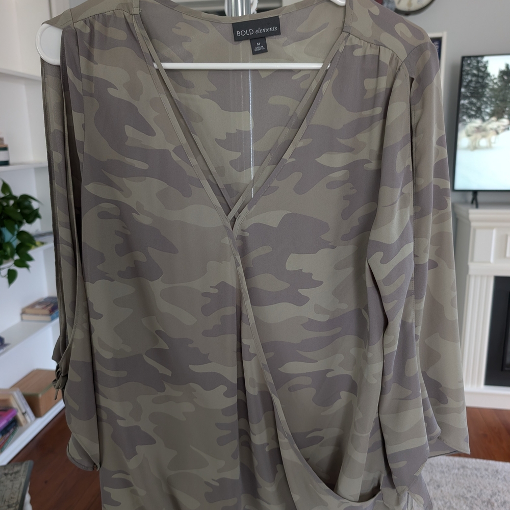 Bold Elements Women's Camouflage Wrap Top